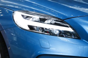 VOLVO V40 II 2012-2019 ZAŚLEPKA SPRYSKIWACZA REFLEKTORA PRAWA 39814180 31283735