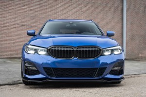 BMW SERIA 3 G21 2018-2022 PRZED FACELIFTINGIEM GRILL PRZEDNI CZARNY POŁYSK ATRAPA NERKI POD KAMERĘ 51138072086