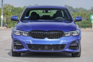 BMW SERIA 3 G20 2018+  GRILL PRZEDNI CZARNY POŁYSK ATRAPA NERKI POD KAMERĘ 51138072086