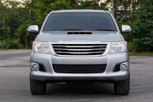 TOYOTA HILUX VII AN20 2011-2015 PO FACELIFTINGU ATRAPA CHŁODNICY GRILL SREBRNY 531110K450