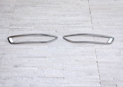 VOLKSWAGEN JETTA 2011-2015 WYPRZEDAŻ NAKŁADKI NA LAMPY PRZECIWMGIELNE TYLNE