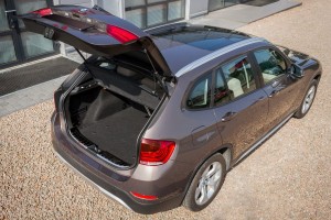 BMW X1 I E84 2011-2015 OCHRONNA LISTWA PROGU BAGAŻNIKA