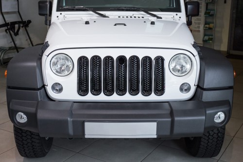 JEEP WRANGLER JK 2007-2018 WKŁADKI GRILLA CZARNE ABS Z OTWOREM POD ZAMEK