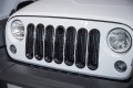 JEEP WRANGLER JK 2007-2018 WKŁADKI GRILLA CZARNE ABS Z OTWOREM POD ZAMEK
