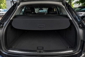 AUDI A4 B8 AVANT 2007-2015 ROLETA BAGAŻNIKA CZARNA 8K9863553A
