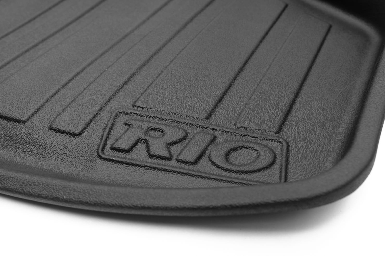 Set Tappetini realizzato per KIA RIO da anno 2017 in poi in Moquette di fibra fondo Made in Italy Colore ANTRACITE con Logo